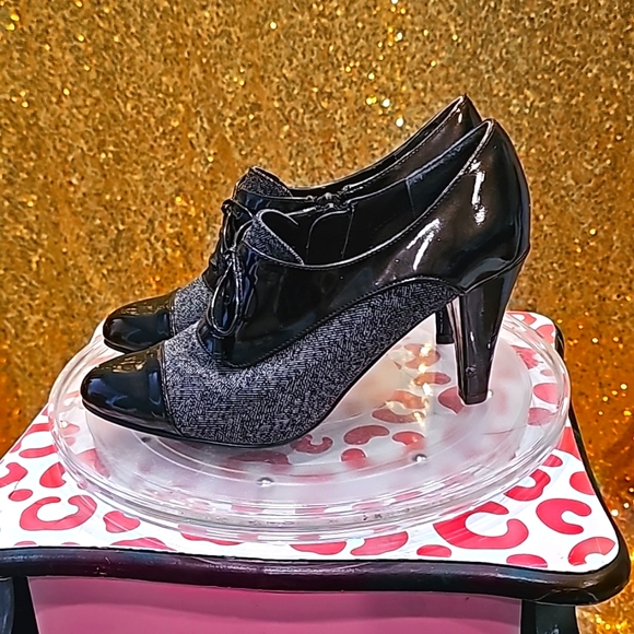 K Brown ANDREA Heels LIKE NEW - Picture 3 of 9